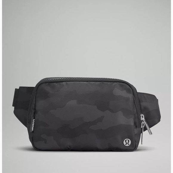 lululemon athletica Handbags - 🍋LULULEMON ATHLETICA | Everywhere Belt Bag Large in Heritage 365 Camo De…